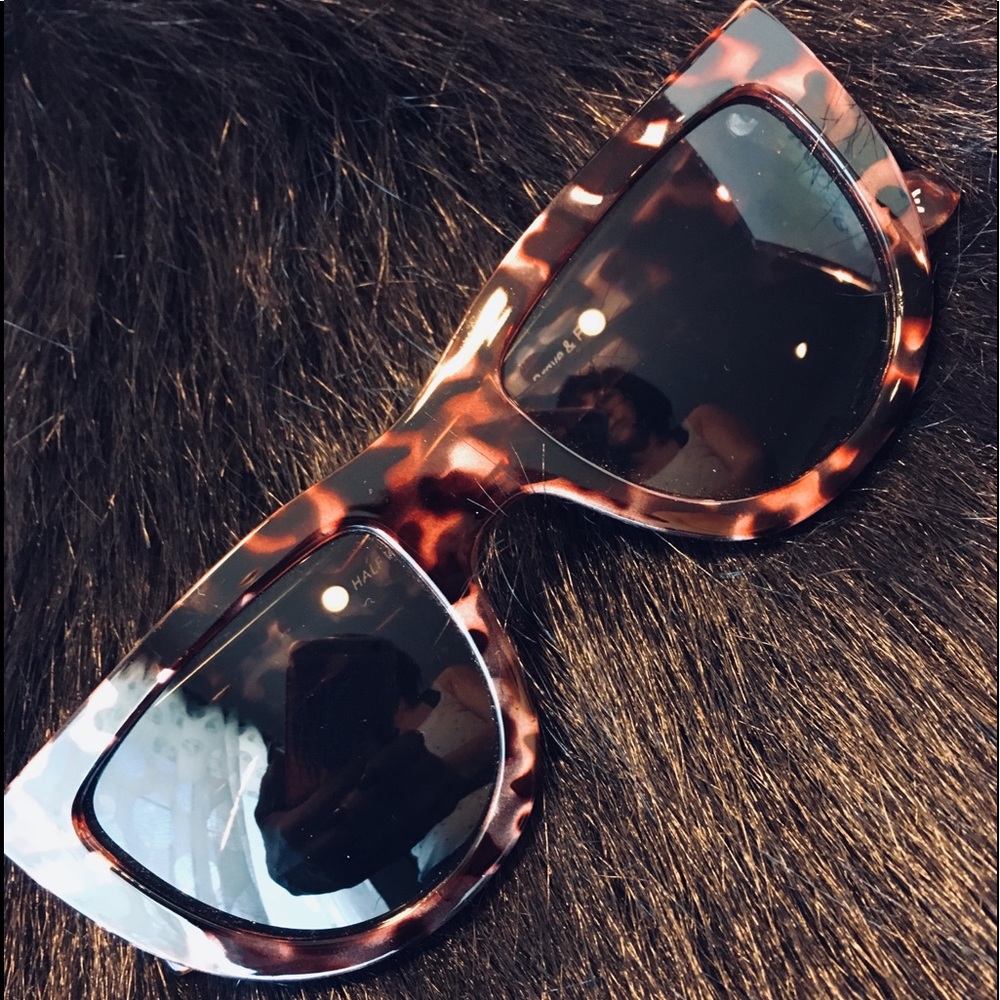 Sunglasses in Purple Camouflage